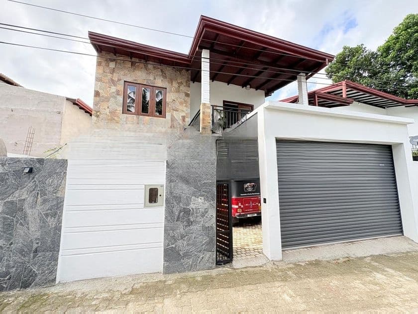 Brand New luxury House For Sale in Thalawathugoda