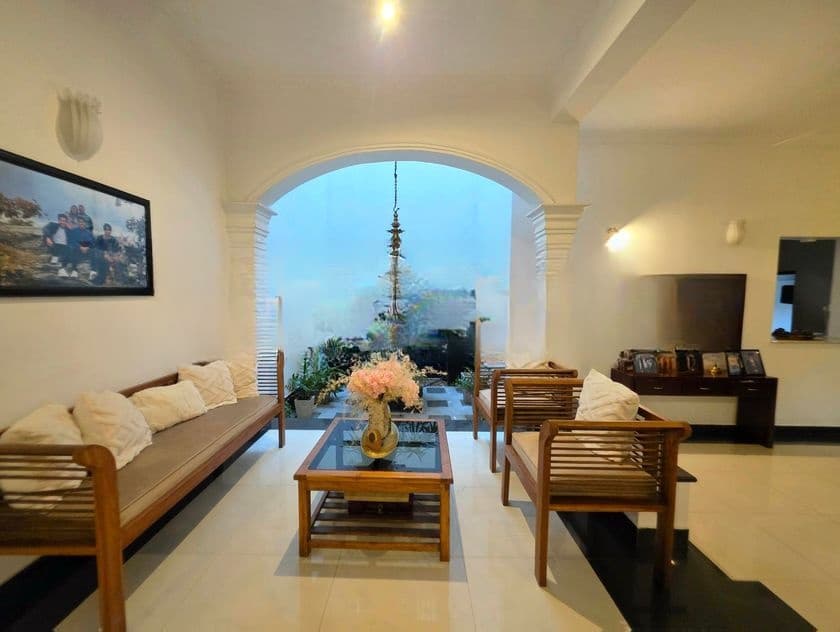 Fully Furnished /18 Perch Bricks Walls Luxury House For Sale - Bokundara