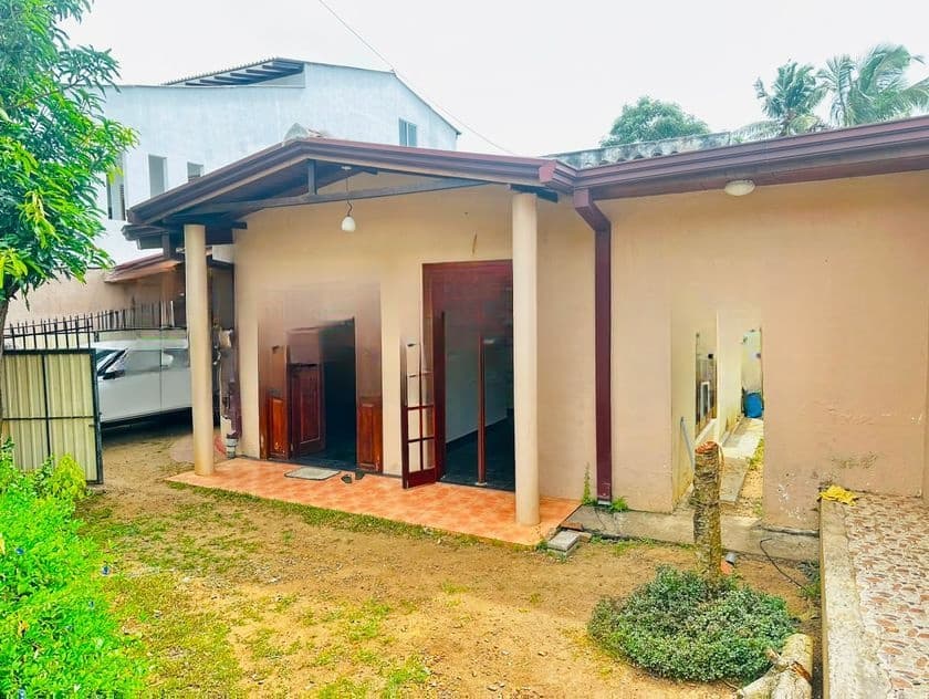 Single Story House for Sale in Nugegoda (11.6 Perches)