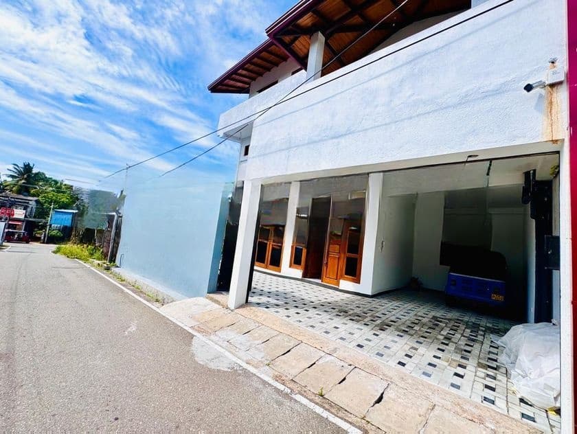 Brand New Luxury 3-Storey House for Sale Boralesgamuwa – Prime Location