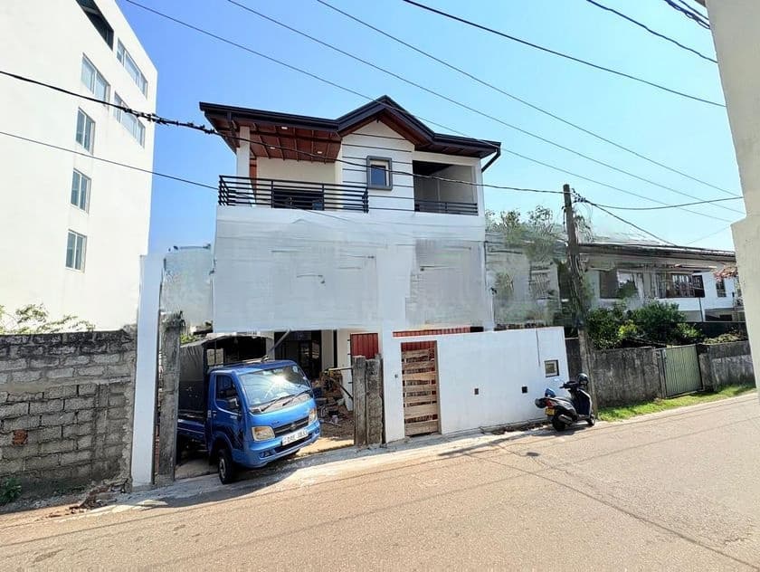Brand-new Luxury House For Sale Nugegoda