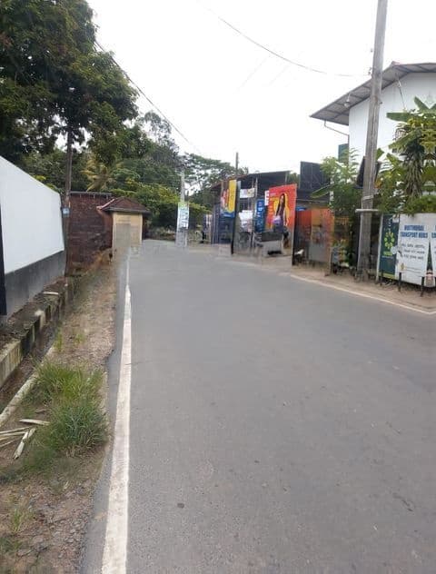 කටුනායක - මඩවලින් ඉඩමක් විකිණීමට ඇත