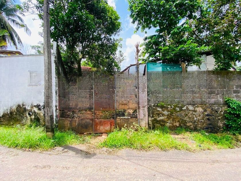 7 Perches Land only 350m to Hokandara