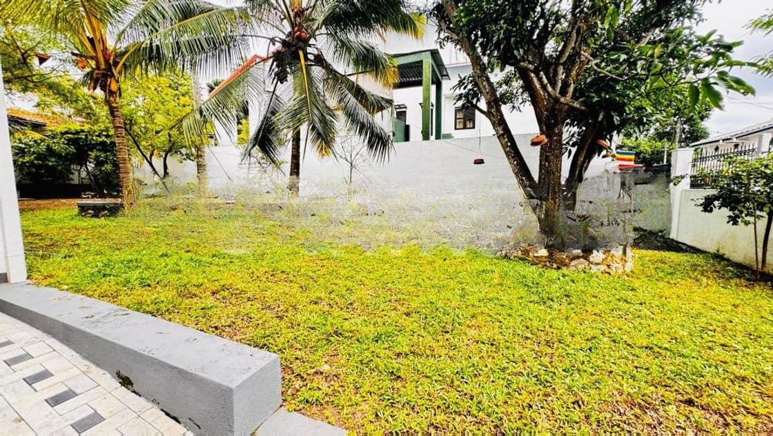 Kadawatha 9th Mile Post Best Land In Gated Community Area