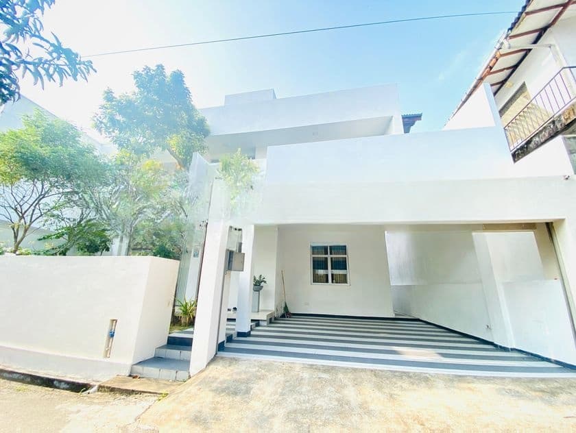 Modern 3-Story House for Sale Malabe