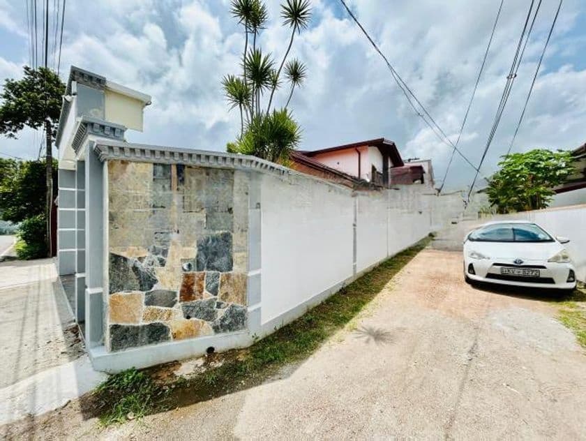 HAS-218 Modern Luxury House For Sale In Piliyandala Kesbewa