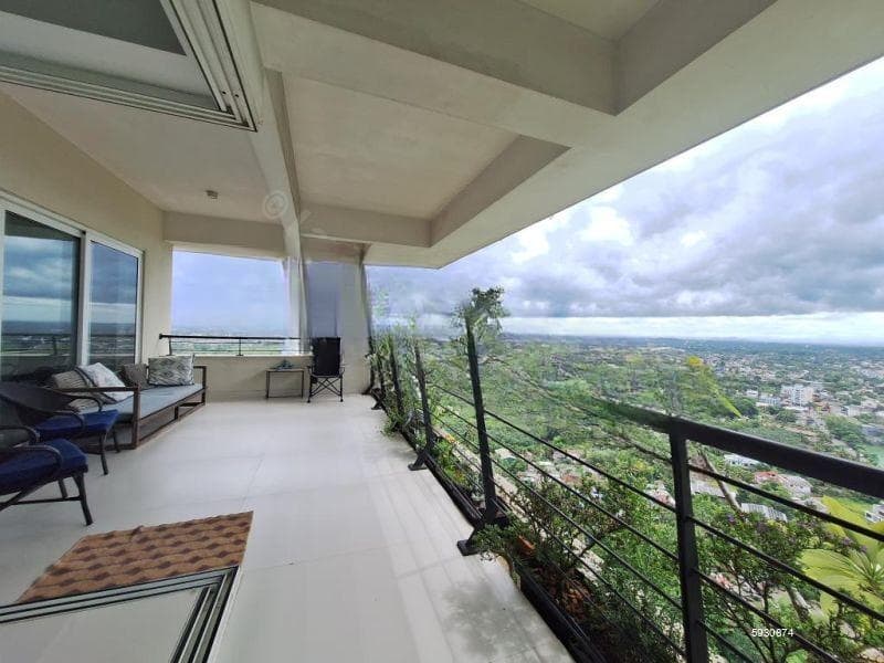 Clear point attractive price higher floor furnished apartment at Rajajgiriya sale