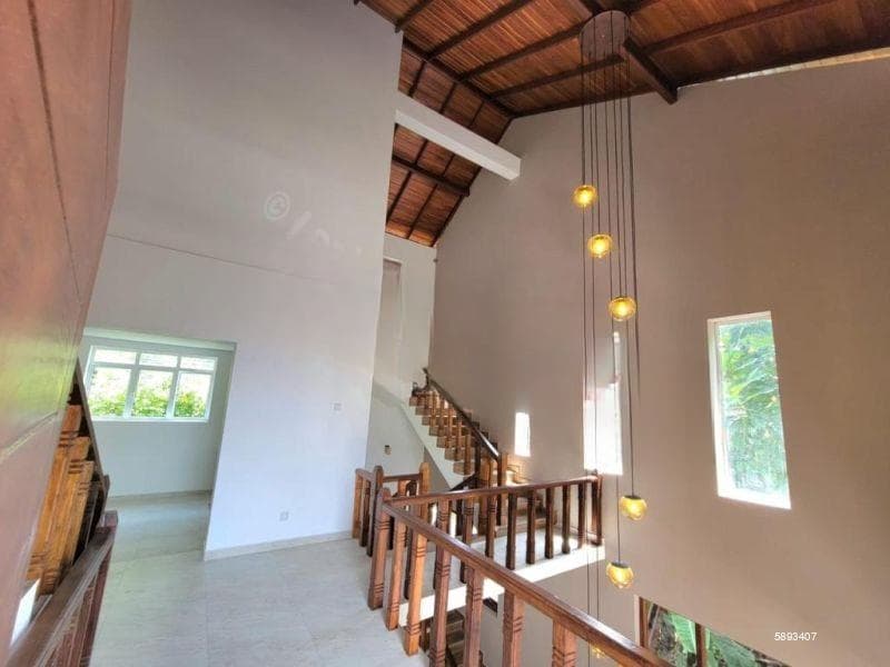 Luxury, Brand new, 05 Bedroom house for sale in Battaramulla (HSS169)