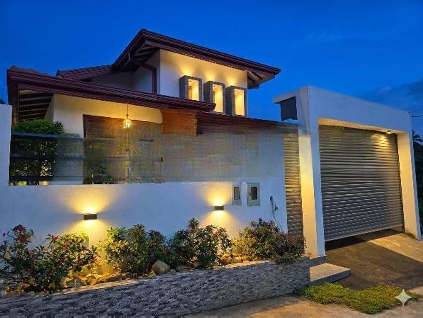 Uncommon Super Quality Mordern House in Kahatuduwa