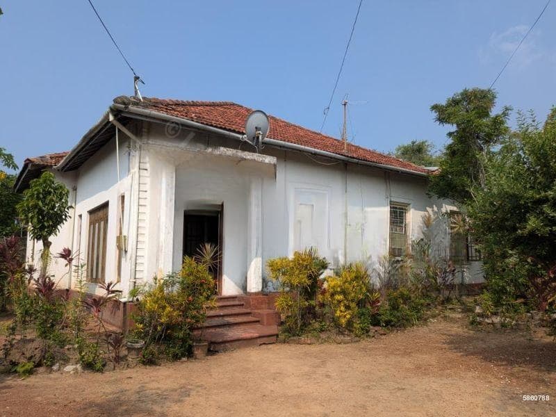 Land For Sale With 80 Year Old Colonial Villa 3.5 Million Per Perch ( Yes Negotiable)