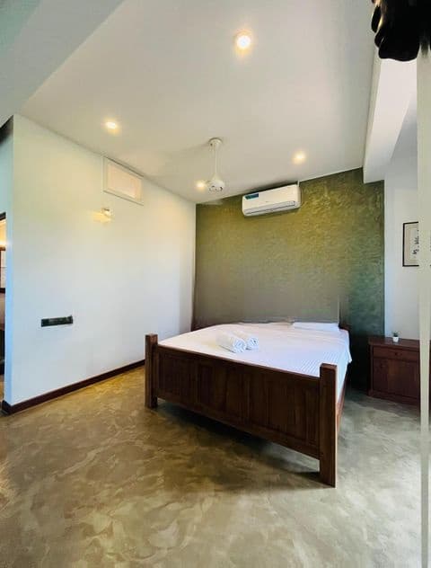 Luxury Riverside 3 Bed Holiday Home in Kandy