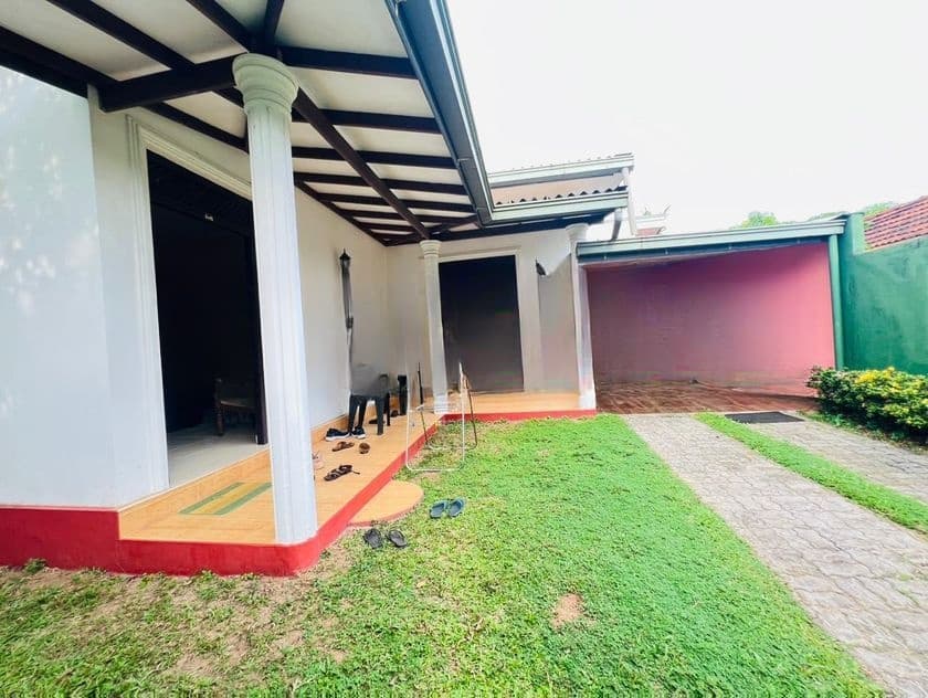 මාලබේ නගරයෙන් නිවසක් විකිණීමට ඇත