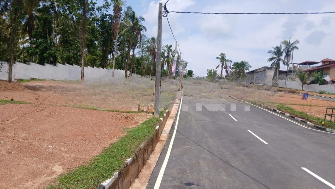 Kadawatha Land for Sale