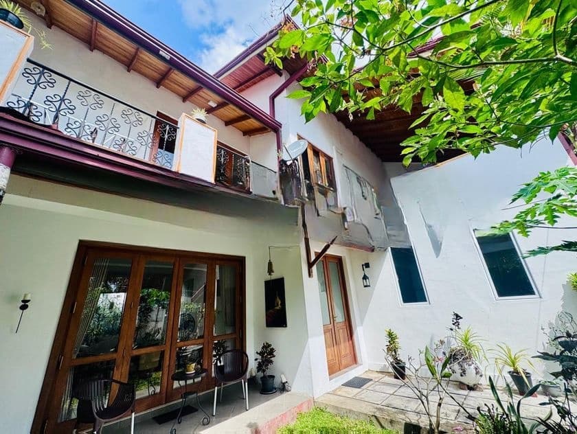 Modern Luxury Fully Furnished 2-Storey House for Sale-Nugegoda