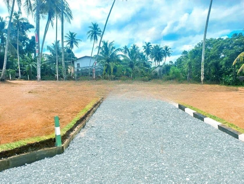 Top Valubal Land Plots For Sale In Minuwangoda