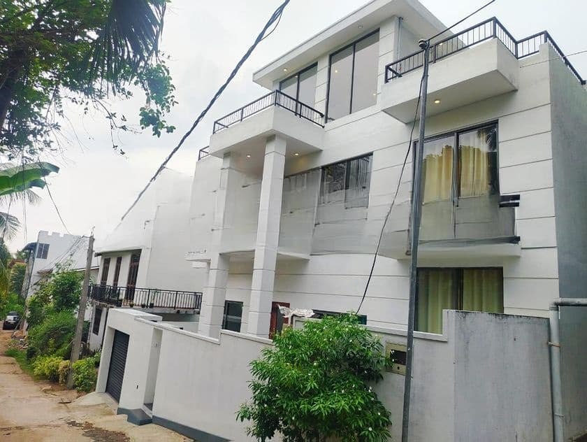 3 Storey House for Sale in Kottawa Piliyandala Road Sidamulla