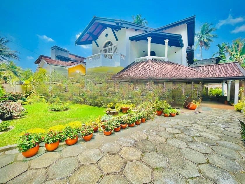 Luxury 3-Bedroom Home for Sale in Kadawatha