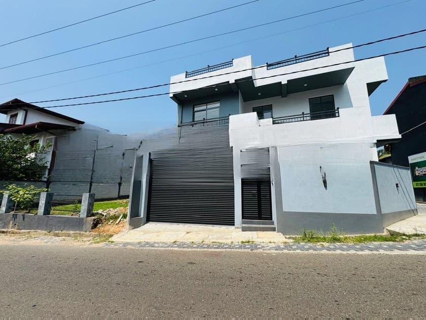 Near Bypass Road Brand New Luxury House for Sale in Piliyandala