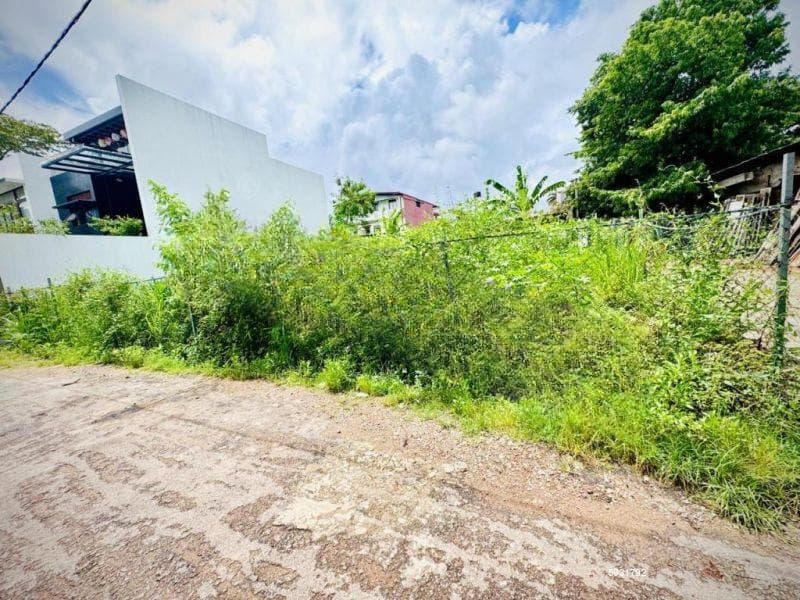 (PL541) 7.5 Perch Land for Sale in Nugegoda