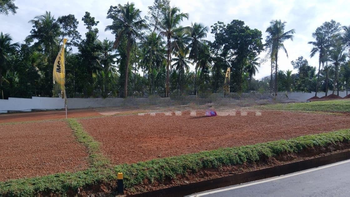Kadawatha Land for Sale