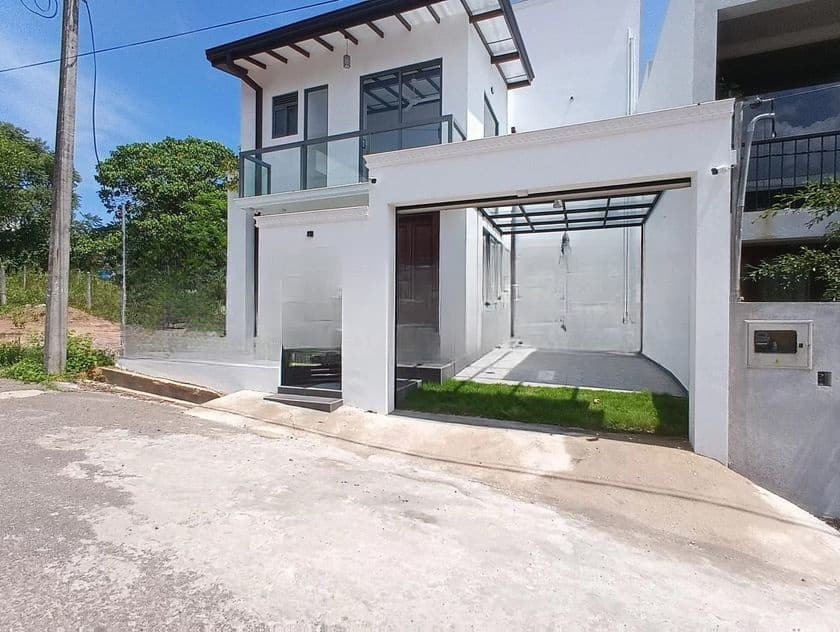 Two Storey House for Sale in Piliyandala