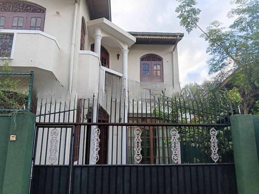 Beautiful 2 BR Upstair House for Rent in Maharagama
