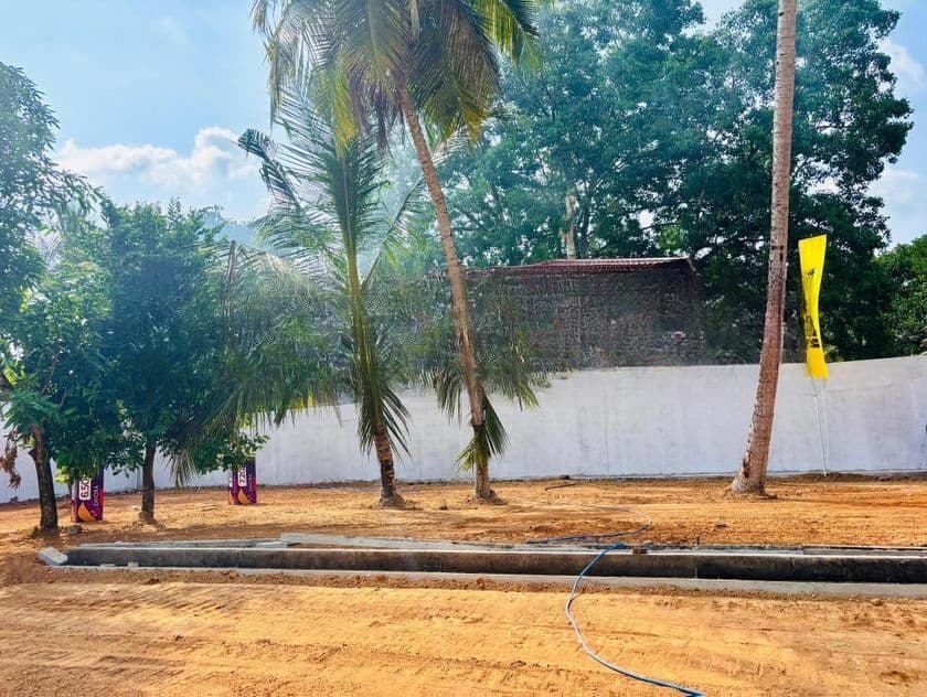 මාලඹේ සුසිලාරාම පාරට මුහුණලා බිම්කොටස්