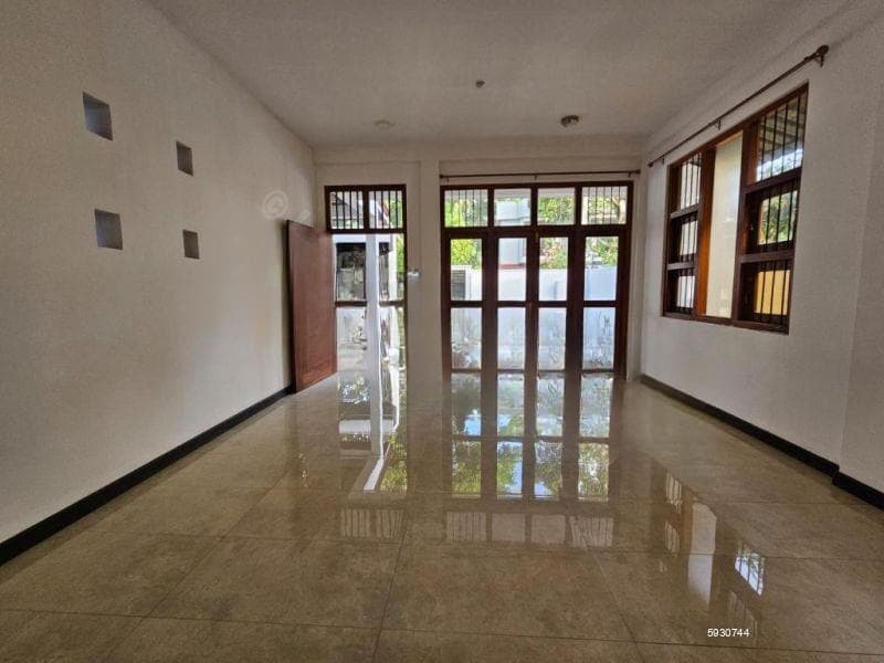 4 bedrooms unfurnished house at Battaramulla for rent