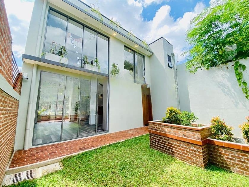Modern Luxury Home for Sale – Katubedda