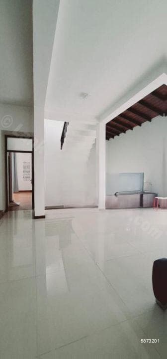 5 Bedroom House for Sale – Thalawathugoda | LKR 150 Million (EM226)