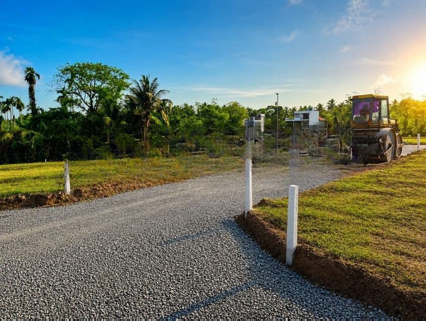 පිළියන්දර පුරවරයෙන් විකිණීමට අගනා බිම් කොටස්