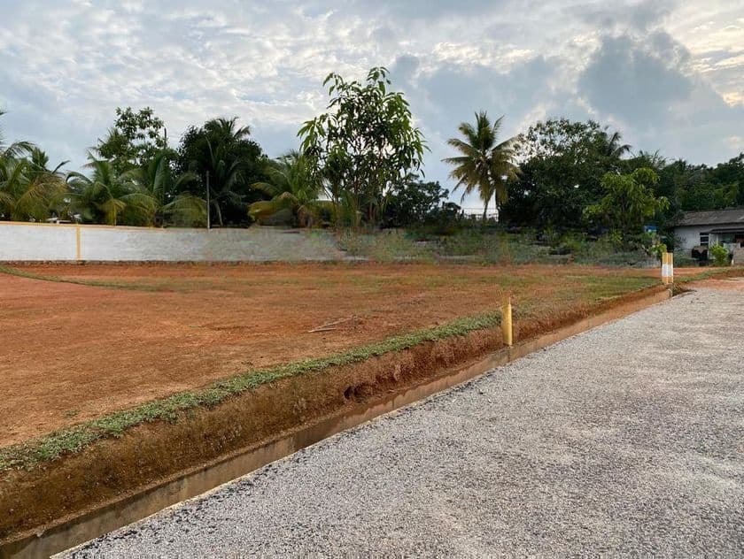 Land for Sale in 5 Min to Nsbm University - Pitipana South