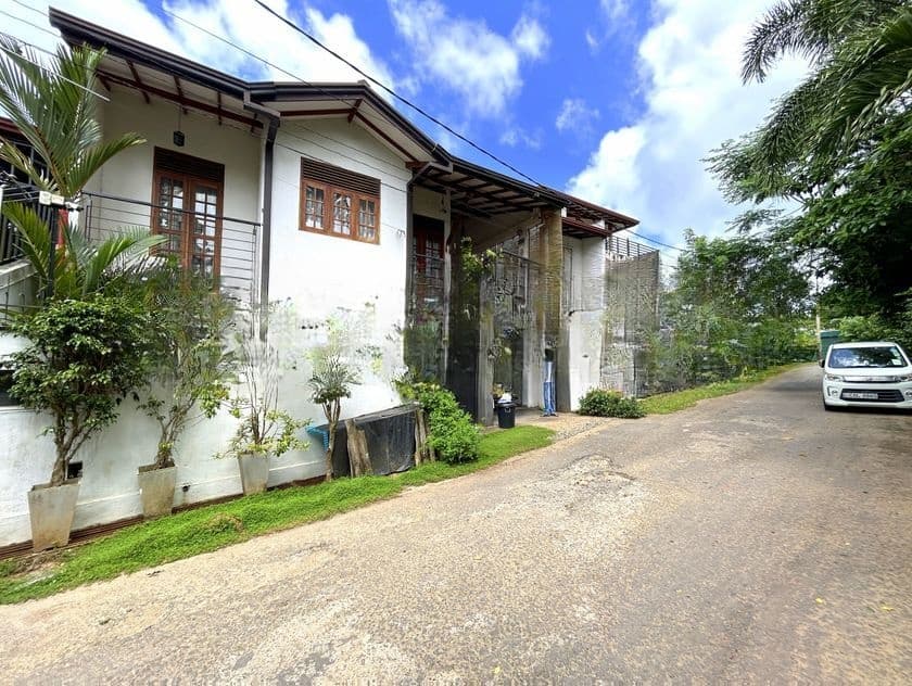 Solid Architectural House in Piliyandala for Sale