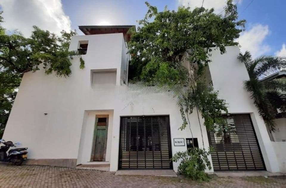 Newly Tree House For Sale In Nugegoda