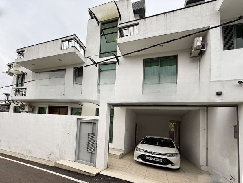 Brand New 3-Storey House for Sale – Kaduwela