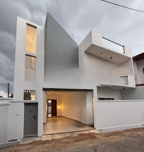 Beautiful Luxury Two Storey House for Sale - Athurugiriya