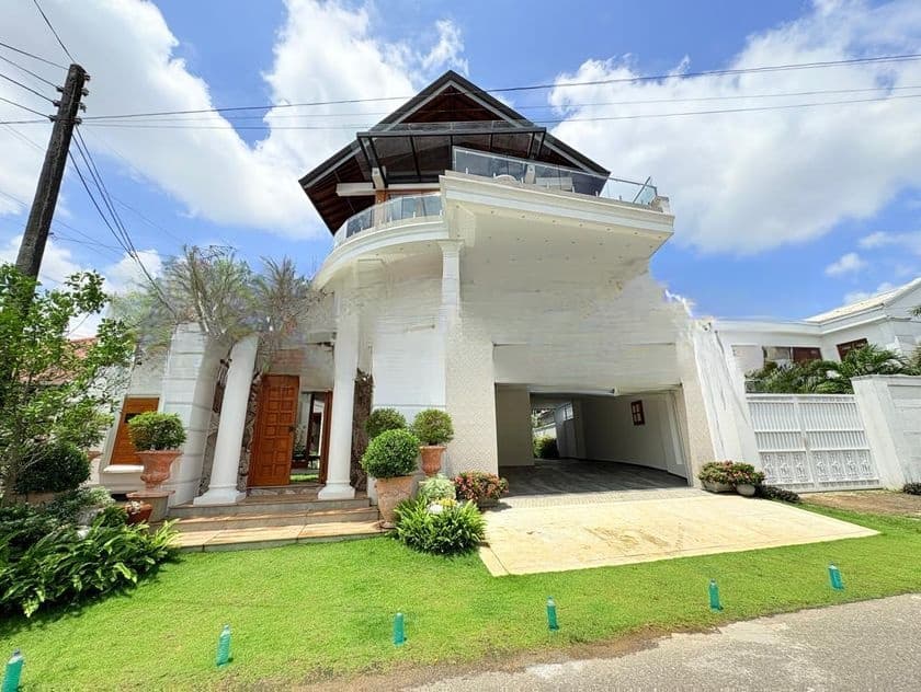 Luxury Architect Designed House for Sale – , Battaramulla