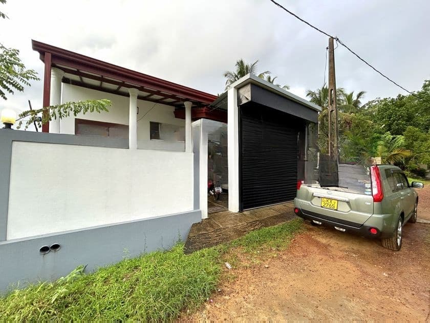 Modern Single House With Double Height Homagama Millawa