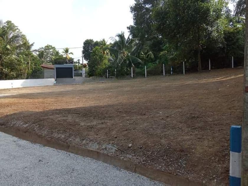 Highly Valuable Land Plots Sale In Hokandara