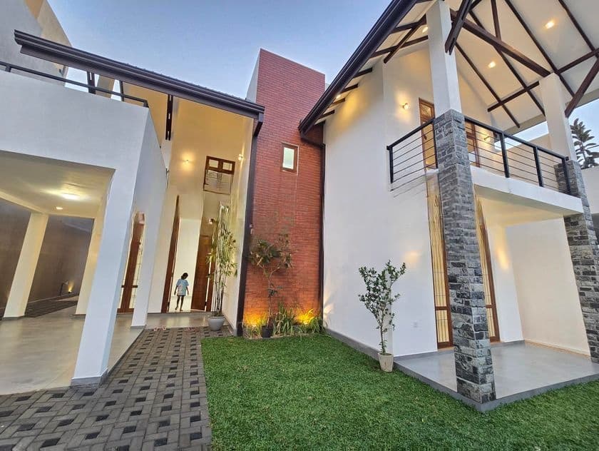 Good Condition Brand New Modern House For Sale ~ Negombo