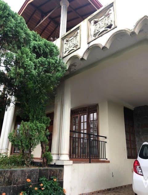 MALABE : 4BR (11.5P) TWO-STOREY LUXURY HOUSE FOR SALE