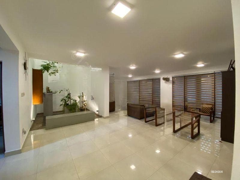 7 Bedroom Luxury Two Storied House for Sale - Nawala, Koswatte | LKR 300 Million (EM885)