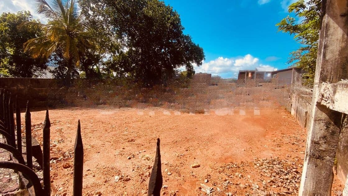 2nd Block to Galle Road Bare Land for Sale in Mount Lavinia