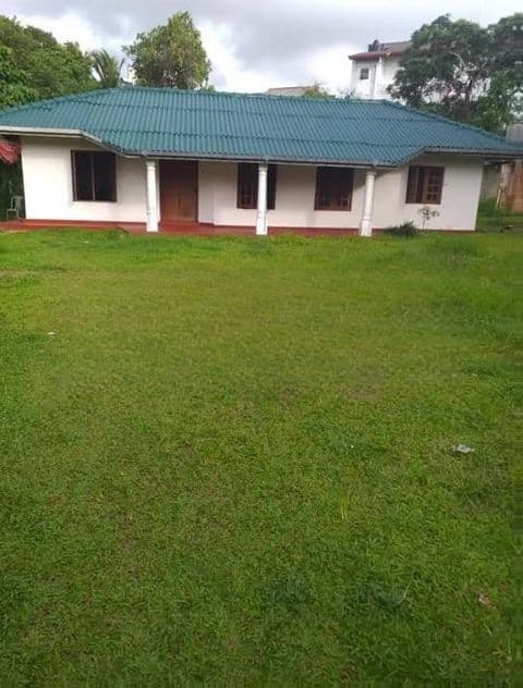 Valuable Land with Old House for Sale – Maharagama