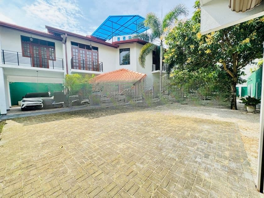 අනර්ඝ දෙමහල් නිවස පචස් 25 සමග මහරගම