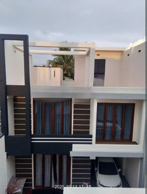 Modern House For Rent In Pepiliyana Nugegoda - 4039U