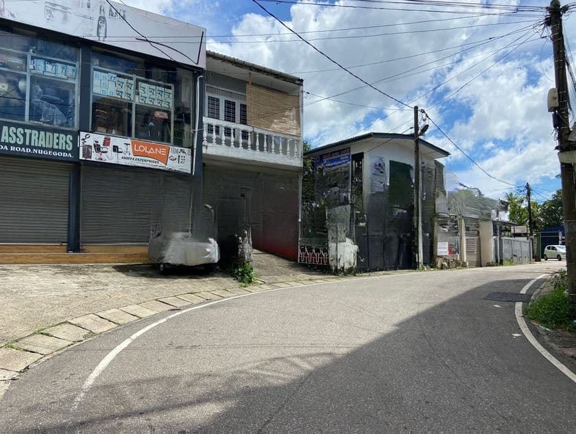 Old House Land Value - 50 Meters Away From Nugegoda Junction Commercial