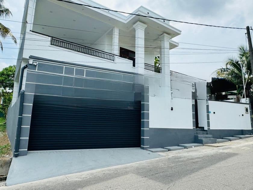අති සුඛෝපභෝගී අලංකාර නවීනතම නිවස විකිණීමට piliyandala