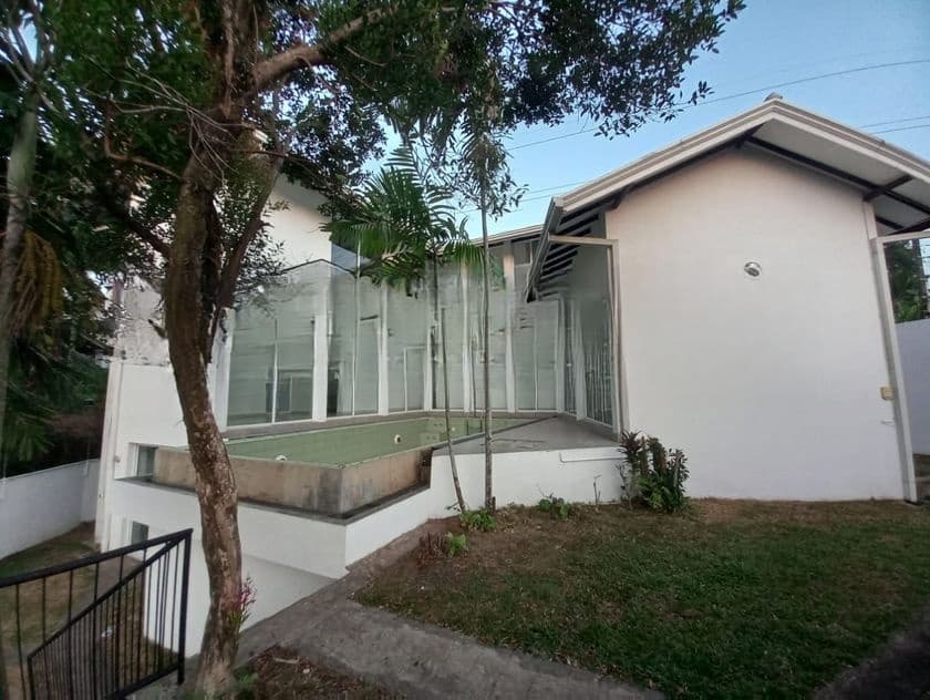 Valuable Luxury House sale Talawatugoda