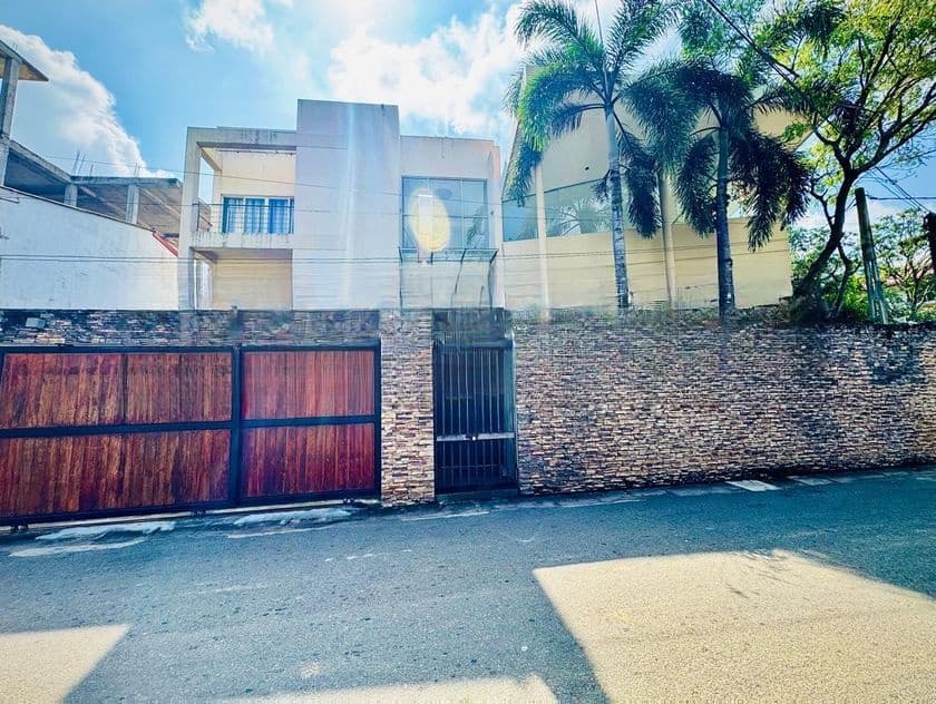 (PH824) Furnished Four Storey House for Sale in Boralesgamuwa